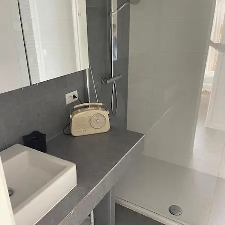 Recent En Lichtrijk Duplex-appartement Te *